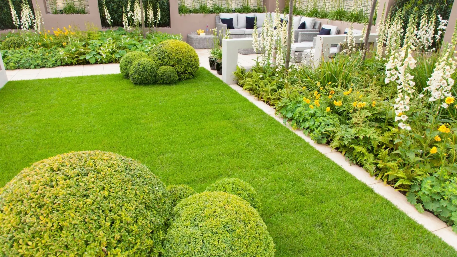 Landscaping garden care for Chicago IL homes